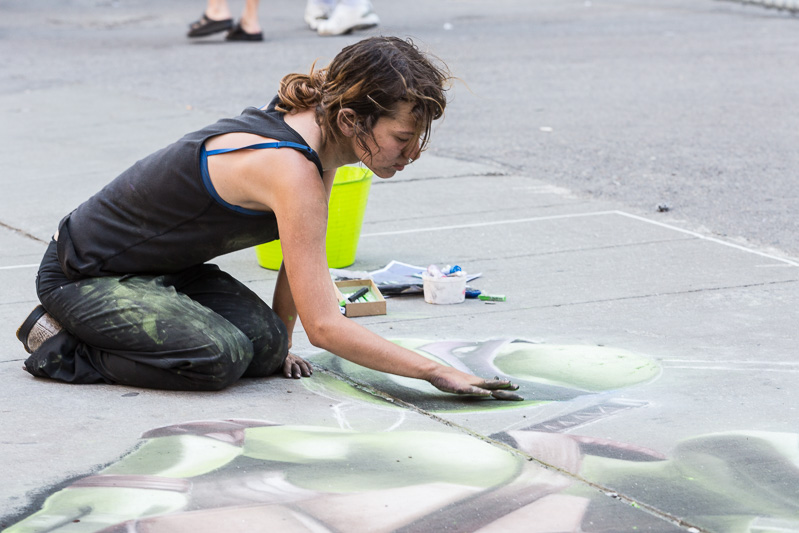 Sidewalk chalk artist