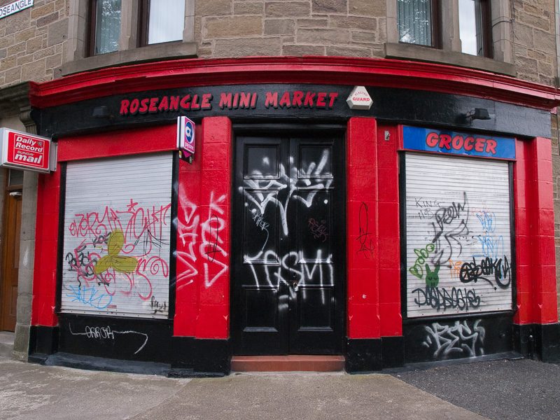 Graffiti on store in Dundee